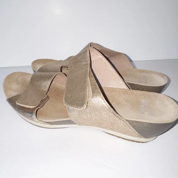 DANSKO Vienna Gold Metallic Sz 40/9 Gold Nappa Casual Slide Flip Flop Sandal - Picture 9 of 15